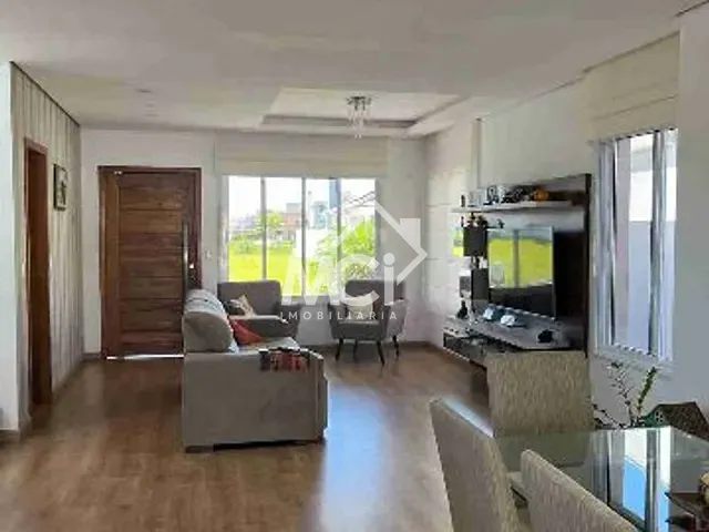 Casa com 423m² 3 quartos e 3 banheiros, à venda, no bairro Laranjal em Pelotas