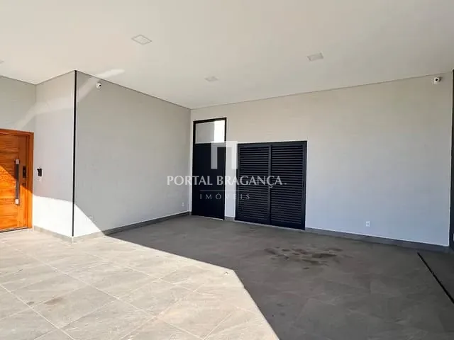 Casa com 720m² 3 quartos e 5 banheiros, à venda, no bairro Condomínio Residencial Euroville II em Bragança Paulista