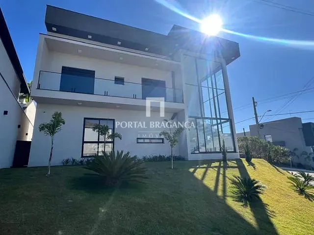 Casa com 720m² 3 quartos e 5 banheiros, à venda, no bairro Condomínio Residencial Euroville II em Bragança Paulista
