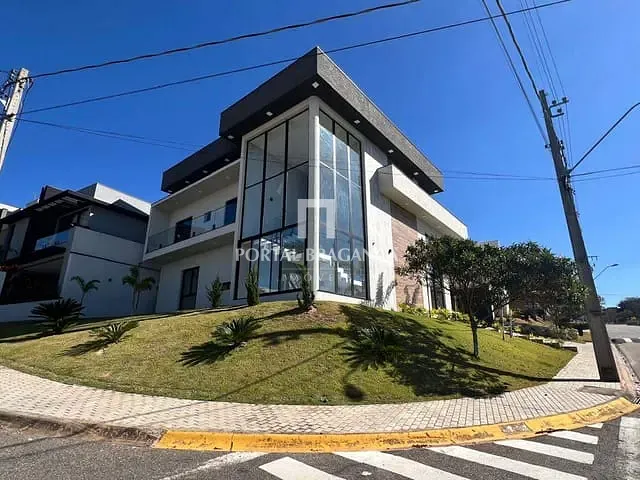 Casa com 720m² 3 quartos e 5 banheiros, à venda, no bairro Condomínio Residencial Euroville II em Bragança Paulista