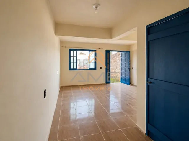 Casa 2 quartos e 1 banheiro, à venda, no bairro Areal em Pelotas