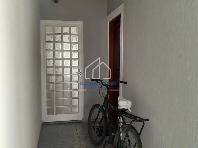 Casa com 250m² 2 quartos e 1 banheiro, à venda, no bairro Loteamento Residencial Carangola em Pindamonhangaba