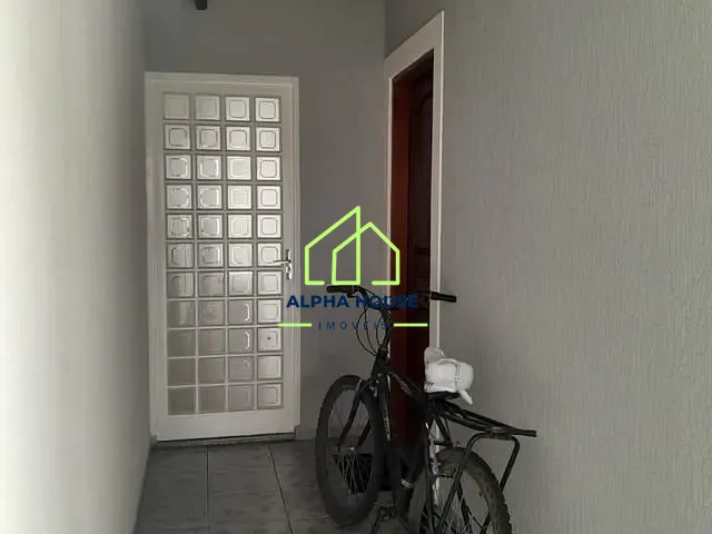 Casa com 250m² 2 quartos e 1 banheiro, à venda, no bairro Loteamento Residencial Carangola em Pindamonhangaba