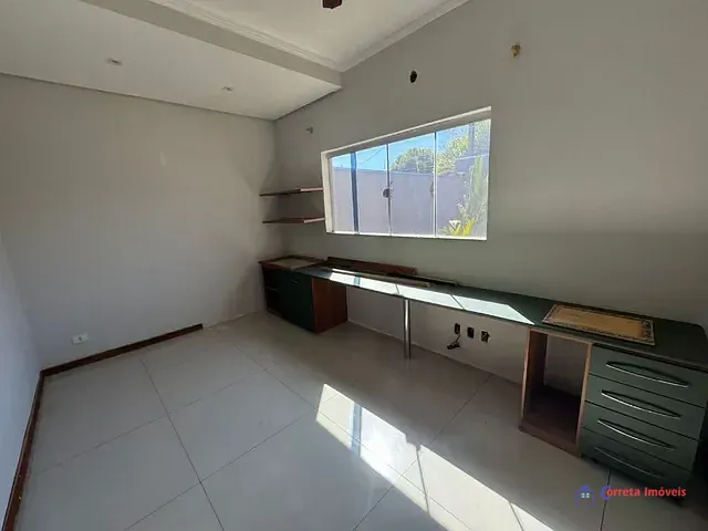 Casa com 456m², à venda, no bairro Santos Dumont em Três Lagoas