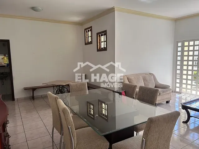 Casa com 366m² 3 quartos e 4 banheiros, à venda, no bairro Jardim Itália em Cuiabá