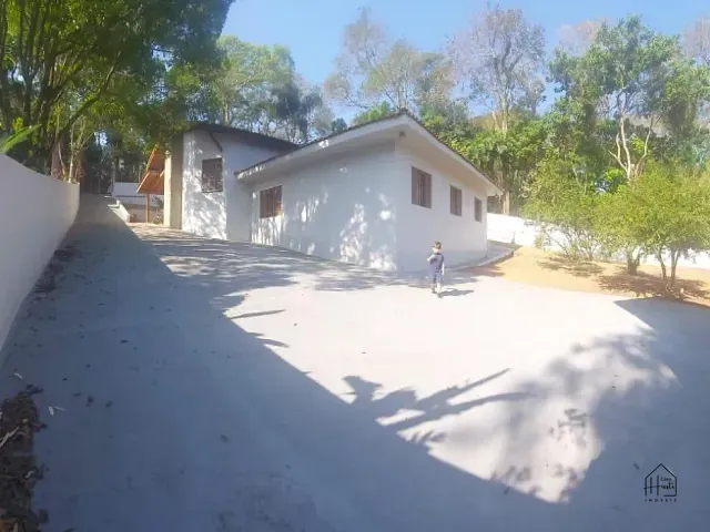 Casa 4 quartos e 2 banheiros, à venda ou para alugar, no bairro Jardim Ana Estela em Carapicuíba