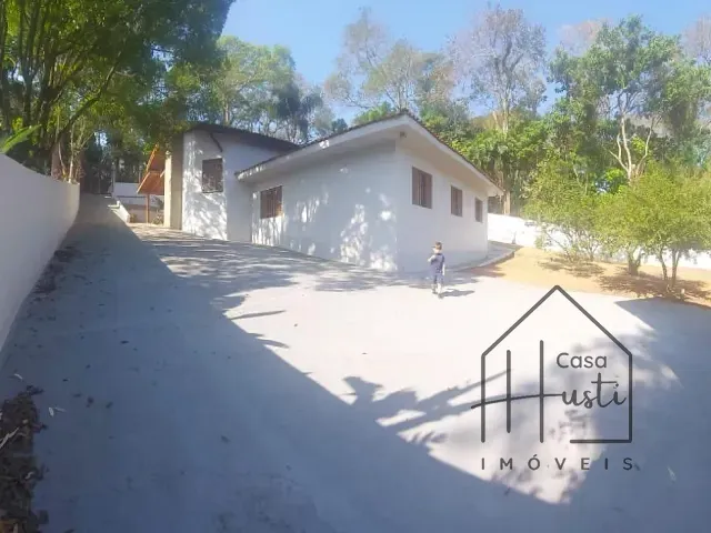 Casa 4 quartos e 2 banheiros, à venda ou para alugar, no bairro Jardim Ana Estela em Carapicuíba