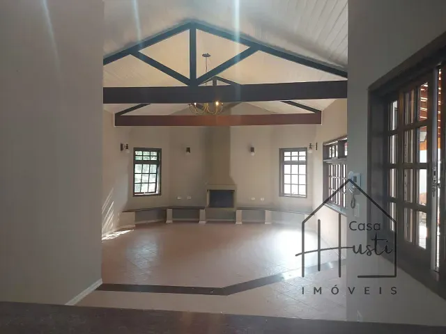 Casa 4 quartos e 2 banheiros, à venda ou para alugar, no bairro Jardim Ana Estela em Carapicuíba