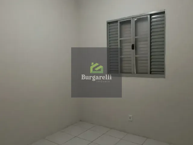 Casa 3 quartos e 1 banheiro, para alugar, no bairro Residencial Mundo Novo em Lavras