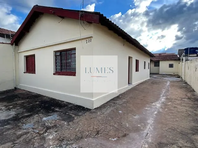 Casa 3 quartos e 2 banheiros, para alugar, no bairro Cidade Jardim I em Americana