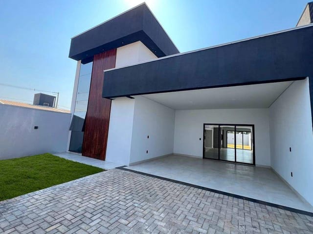 Casa com 340m² 3 quartos e 4 banheiros, à venda, no bairro Loteamento Residencial Santa Cecília em Sinop