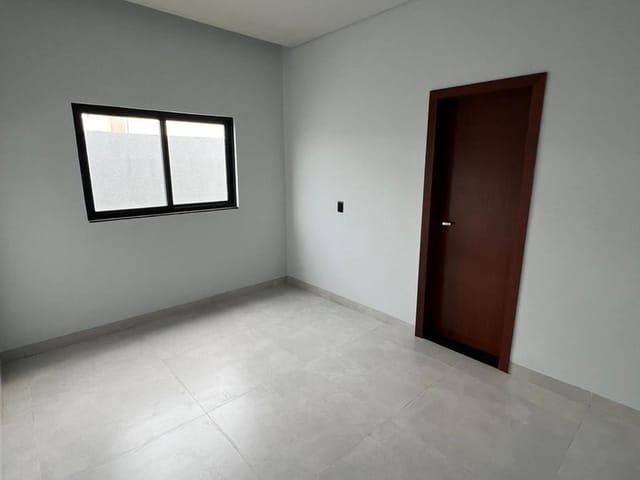 Casa com 340m² 3 quartos e 4 banheiros, à venda, no bairro Loteamento Residencial Santa Cecília em Sinop