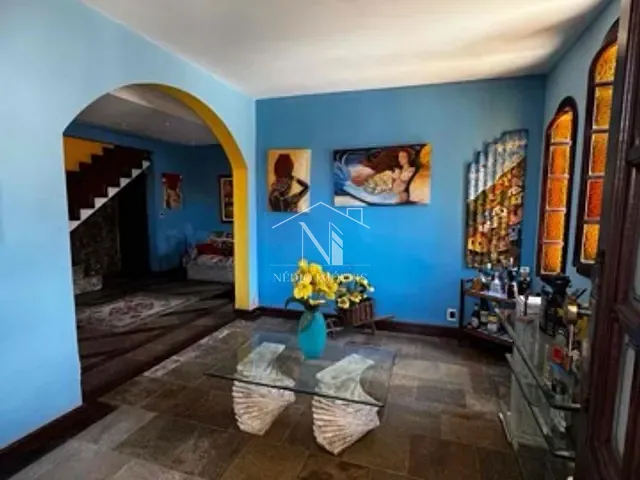 Casa com 342m² 5 quartos e 3 banheiros, à venda, no bairro Centro em Maricá