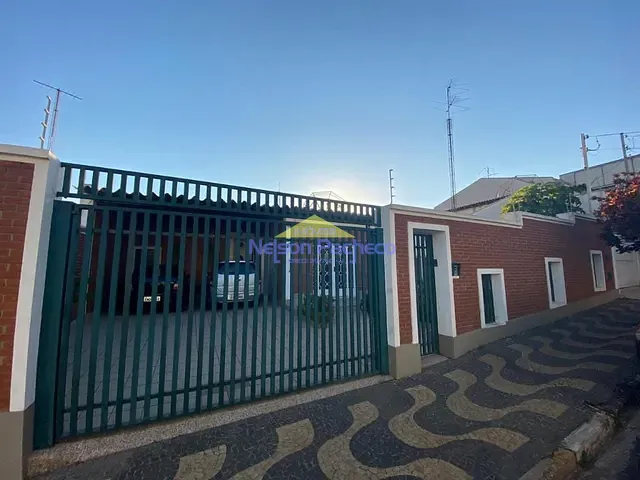 Casa com 501m², à venda, no bairro Centro em Capivari