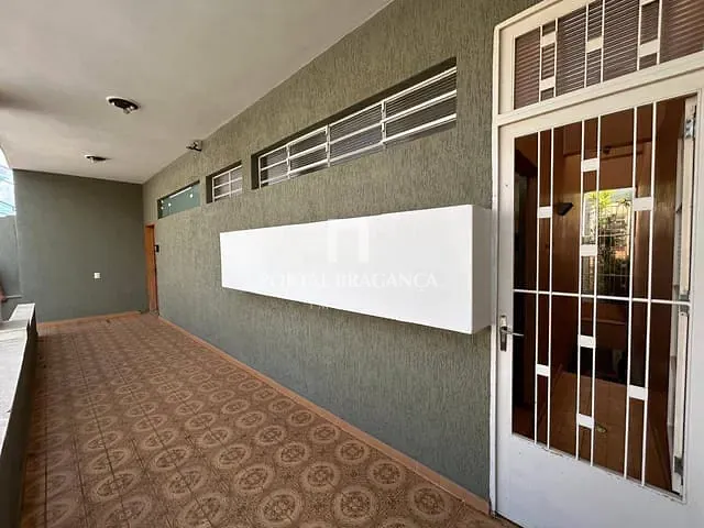 Casa com 217m², para alugar, no bairro Centro em Bragança Paulista
