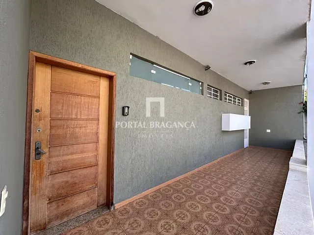 Casa com 217m², para alugar, no bairro Centro em Bragança Paulista