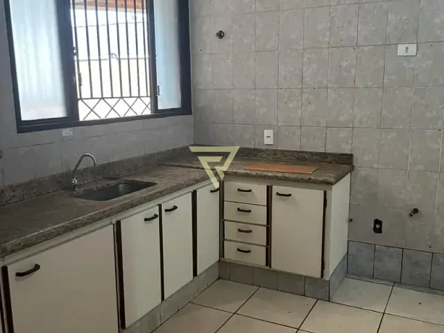 Casa com 520m², à venda ou para alugar, no bairro Parque Residencial Cidade Universitária em Ribeirão Preto