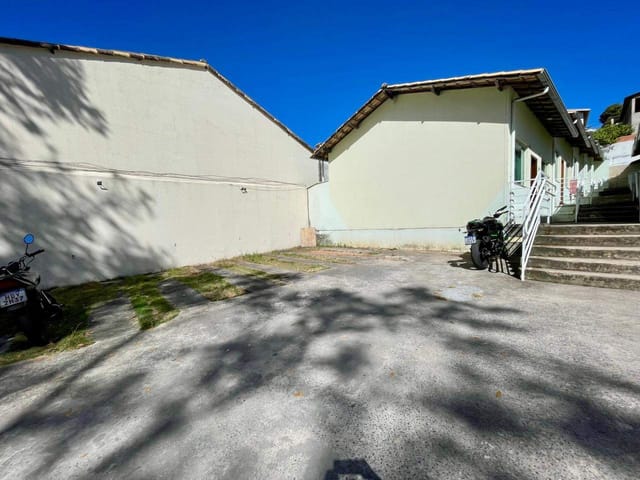 Casa 2 quartos e 1 banheiro, à venda, no bairro Frei Leopoldo em Belo Horizonte