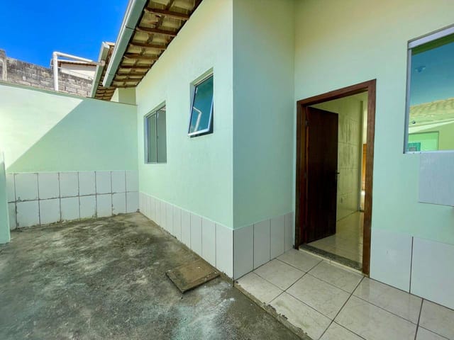 Casa 2 quartos e 1 banheiro, à venda, no bairro Frei Leopoldo em Belo Horizonte