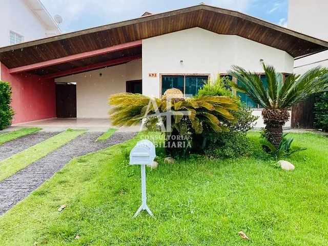 Casa com 250m², à venda, no bairro Condomínio Village Taubaté em Taubaté