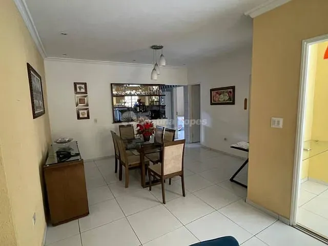 Casa com 180m² 3 quartos e 3 banheiros, à venda, no bairro Parque Piauí em Teresina