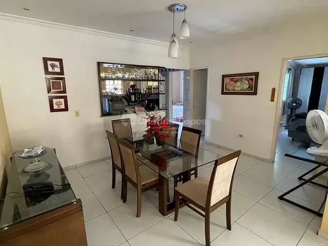 Casa com 180m² 3 quartos e 3 banheiros, à venda, no bairro Parque Piauí em Teresina