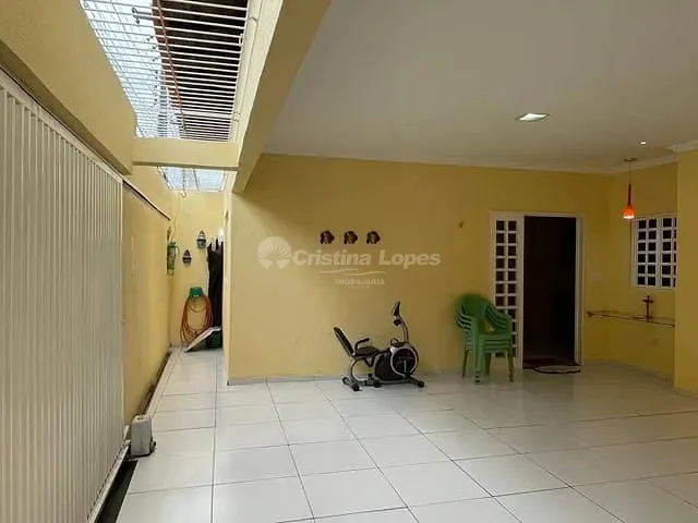 Casa com 180m² 3 quartos e 3 banheiros, à venda, no bairro Parque Piauí em Teresina