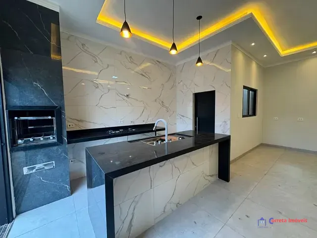 Casa com 360m² 2 quartos e 3 banheiros, à venda, no bairro Santa Helena em Três Lagoas