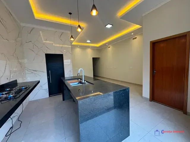 Casa com 360m² 2 quartos e 3 banheiros, à venda, no bairro Santa Helena em Três Lagoas