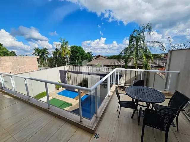 Casa com 406m² 4 quartos e 6 banheiros, à venda, no bairro Vila Neves em Rolândia