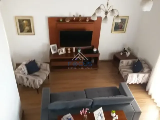 Casa com 250m² 3 quartos e 2 banheiros, à venda, no bairro Jardim Santa Júlia em Jundiaí