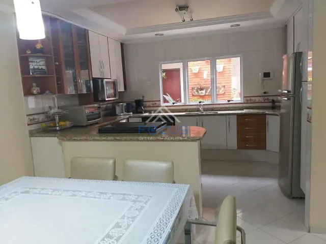 Casa com 250m² 3 quartos e 2 banheiros, à venda, no bairro Jardim Santa Júlia em Jundiaí