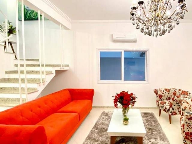 Casa com 250m² 4 quartos e 3 banheiros, à venda, no bairro Urbanova em São José dos Campos