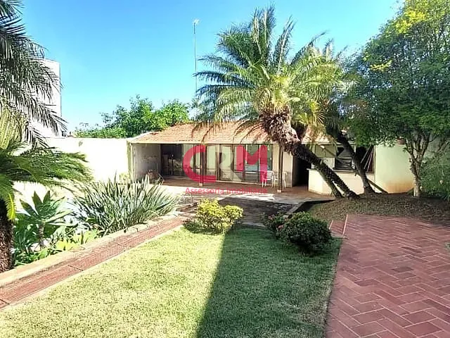 Casa com 797m² 3 quartos e 5 banheiros, à venda, no bairro Centro em Taquaritinga