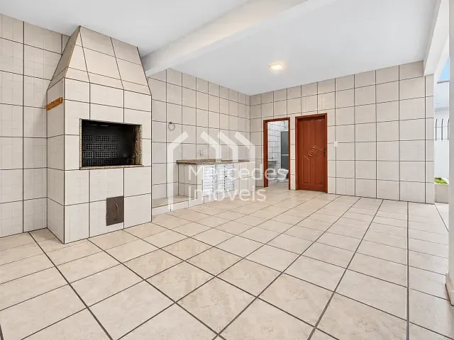 Casa 4 quartos e 3 banheiros, para alugar, no bairro São Judas em Itajaí