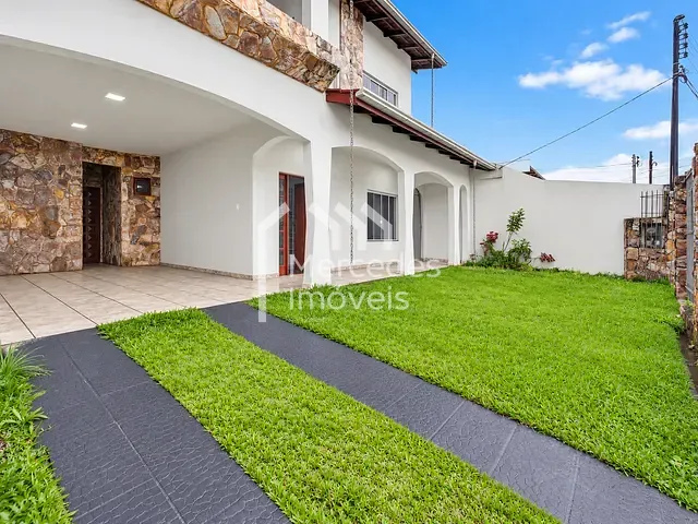 Casa 4 quartos e 3 banheiros, para alugar, no bairro São Judas em Itajaí