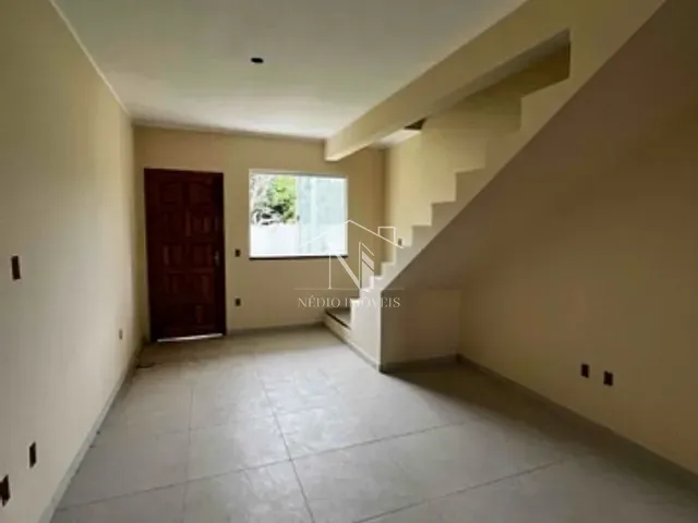 Casa 2 quartos e 2 banheiros, à venda ou para alugar, no bairro Itapeba em Maricá