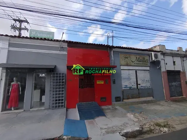 Casa com 100m² 5 quartos e 1 banheiro, para alugar, no bairro Centro em Teresina