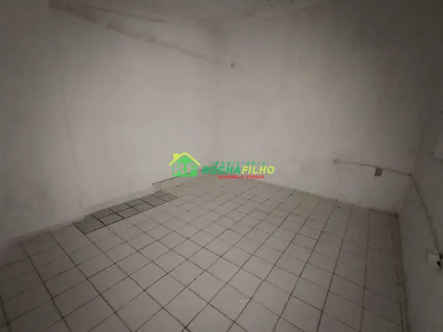 Casa com 100m² 5 quartos e 1 banheiro, para alugar, no bairro Centro em Teresina