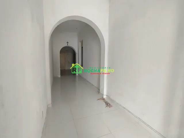 Casa com 100m² 5 quartos e 1 banheiro, para alugar, no bairro Centro em Teresina