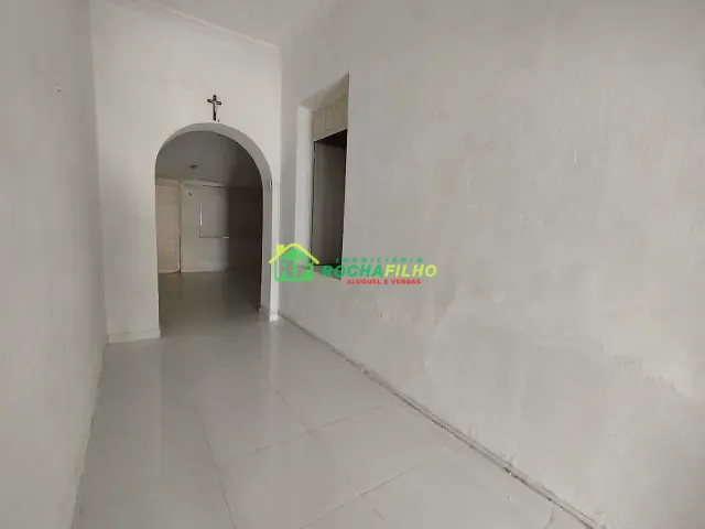 Casa com 100m² 5 quartos e 1 banheiro, para alugar, no bairro Centro em Teresina