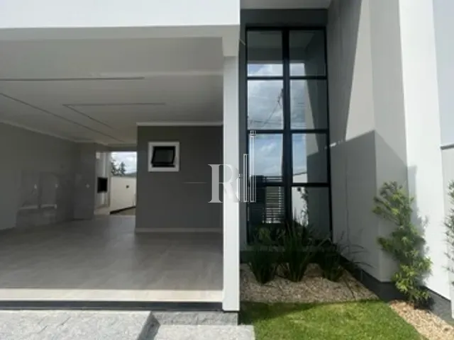 Casa 3 quartos e 3 banheiros, à venda, no bairro Areias em Tijucas