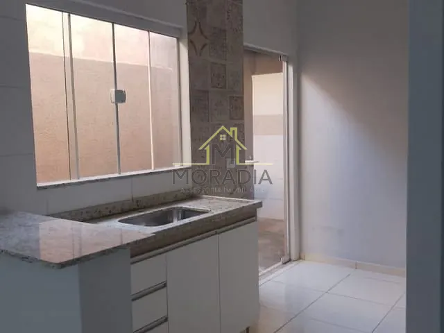 Casa 2 quartos e 1 banheiro, à venda, no bairro Vila Toninho Zeitune em Guaxupé