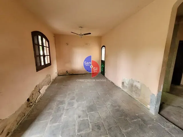 Casa com 720m² 2 quartos e 2 banheiros, à venda, no bairro Praia do Imperador (Praia de Mauá) em Magé