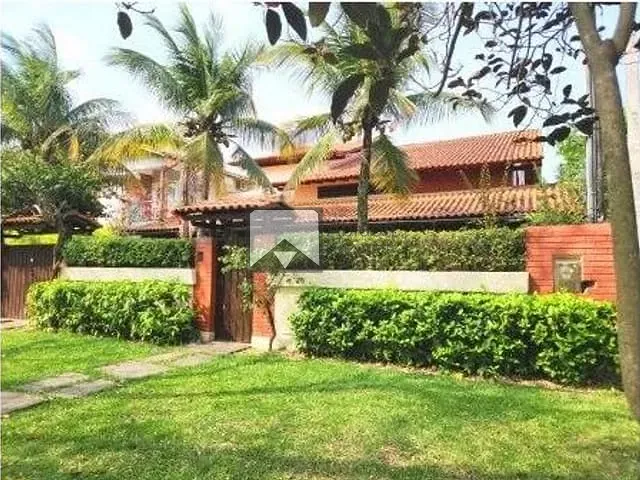 Casa com 490m² 3 quartos e 5 banheiros, à venda, no bairro Camboinhas em Niterói