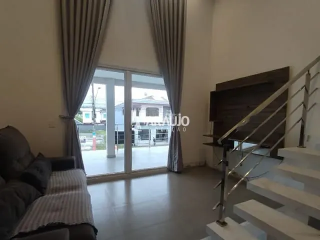 Casa com 110m² 3 quartos e 2 banheiros, para alugar, no bairro São Domingos em Navegantes