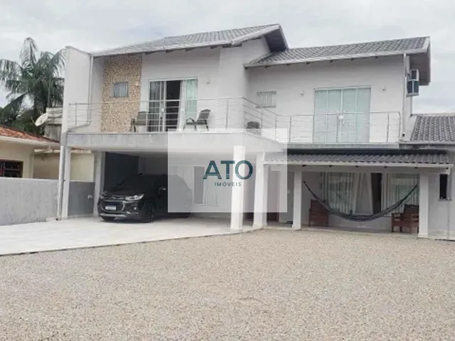 Casa com 420m² 2 quartos e 1 banheiro, à venda, no bairro Universitário em Tijucas