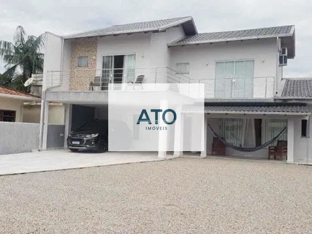 Casa com 420m² 2 quartos e 1 banheiro, à venda, no bairro Universitário em Tijucas