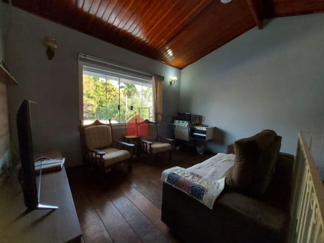 Casa com 680m², à venda, no bairro Vila Rica em Pindamonhangaba