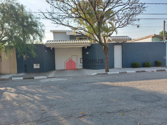 Casa com 680m², à venda, no bairro Vila Rica em Pindamonhangaba